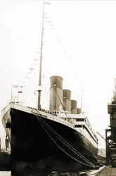RMS Titanic in partenza da Southampton per il suo viaggio inaugurale, 5 aprile 1912